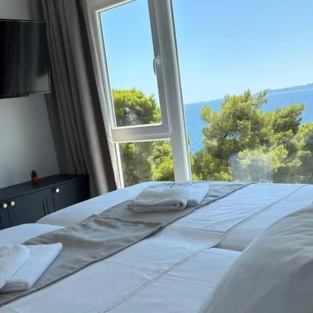 Coral Cove House *